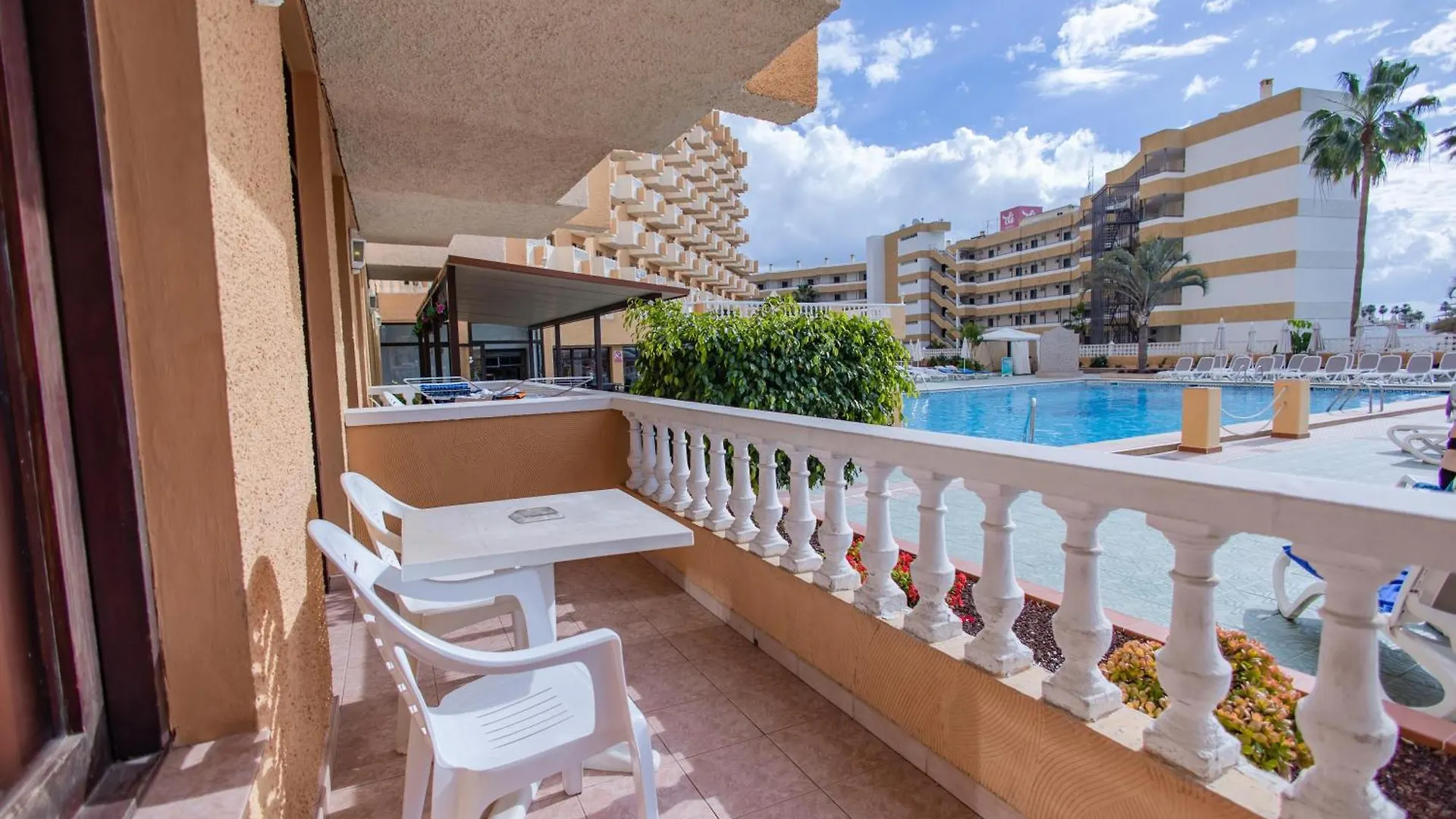 Aparthotel Servatur Caribe Playa de las Americas
