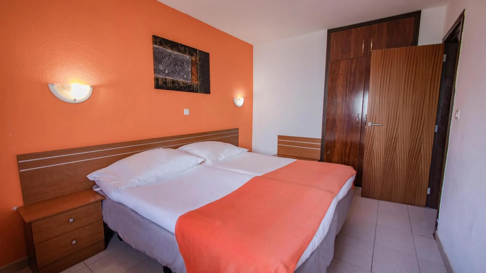 Aparthotel Servatur Caribe Playa de las Americas